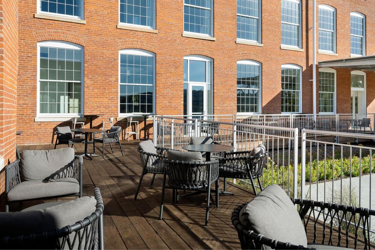 Fairfield Inn & Suites Madison Historic Eagle Cotton Mill Екстериор снимка