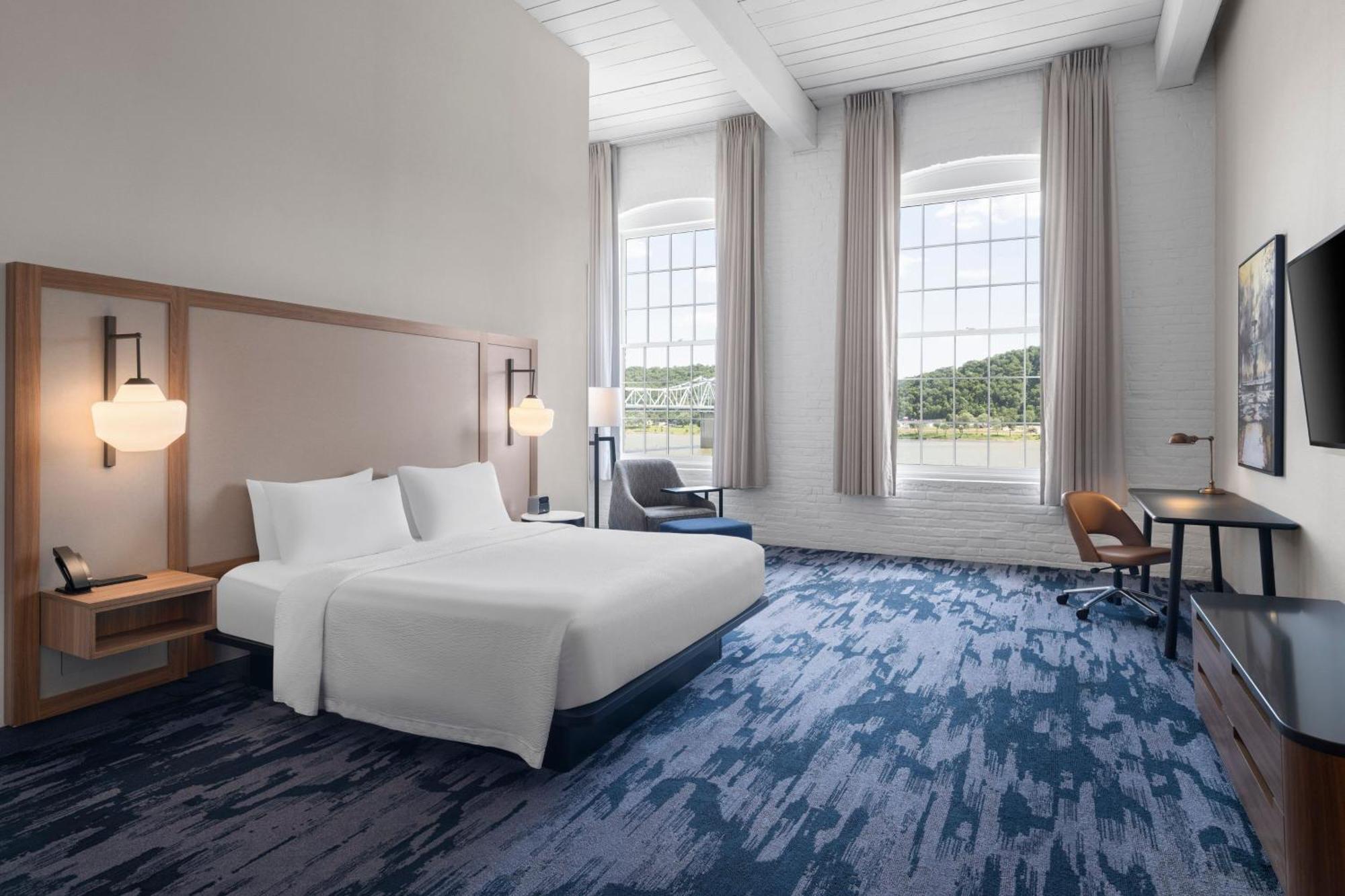 Fairfield Inn & Suites Madison Historic Eagle Cotton Mill Екстериор снимка