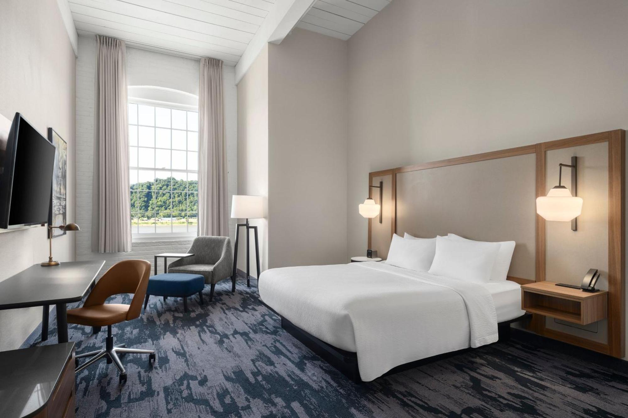 Fairfield Inn & Suites Madison Historic Eagle Cotton Mill Екстериор снимка