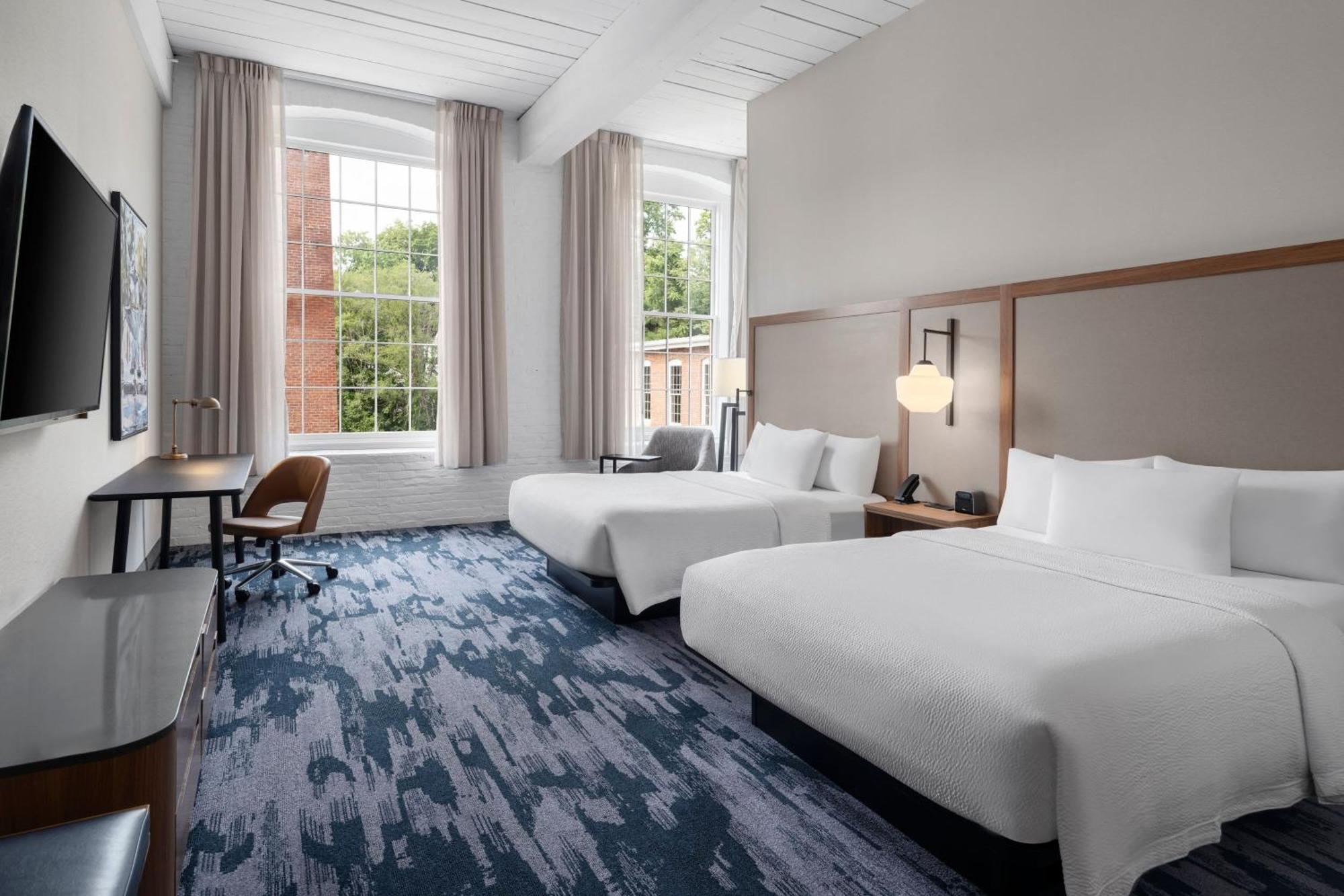 Fairfield Inn & Suites Madison Historic Eagle Cotton Mill Екстериор снимка