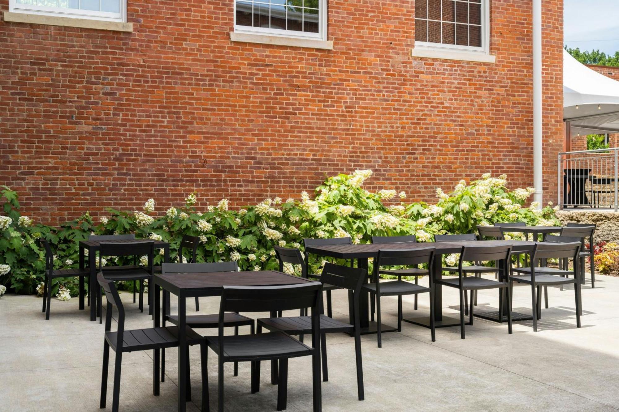 Fairfield Inn & Suites Madison Historic Eagle Cotton Mill Екстериор снимка